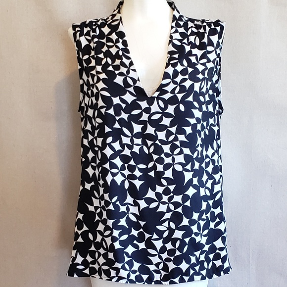 Anne Klein Tops - Anne Klein Blk wt Print geometric top blouse 12